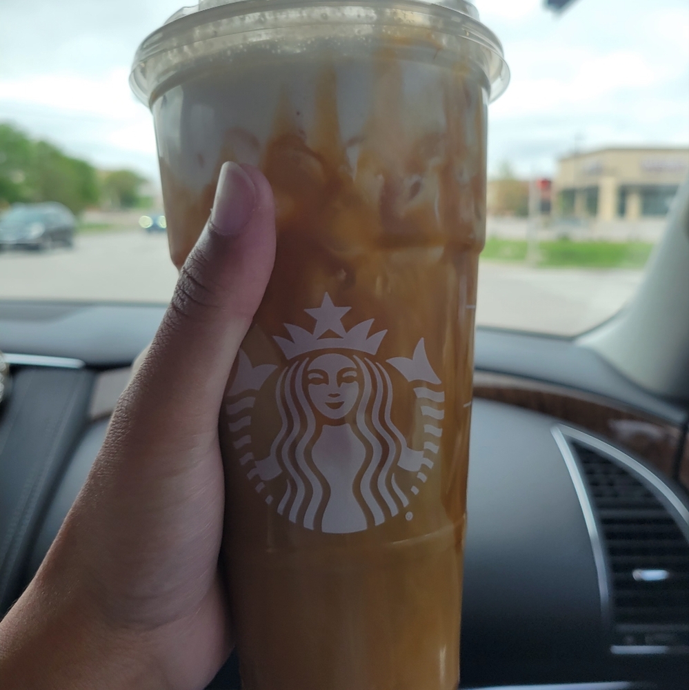 Meet your Posher, Jacqueline